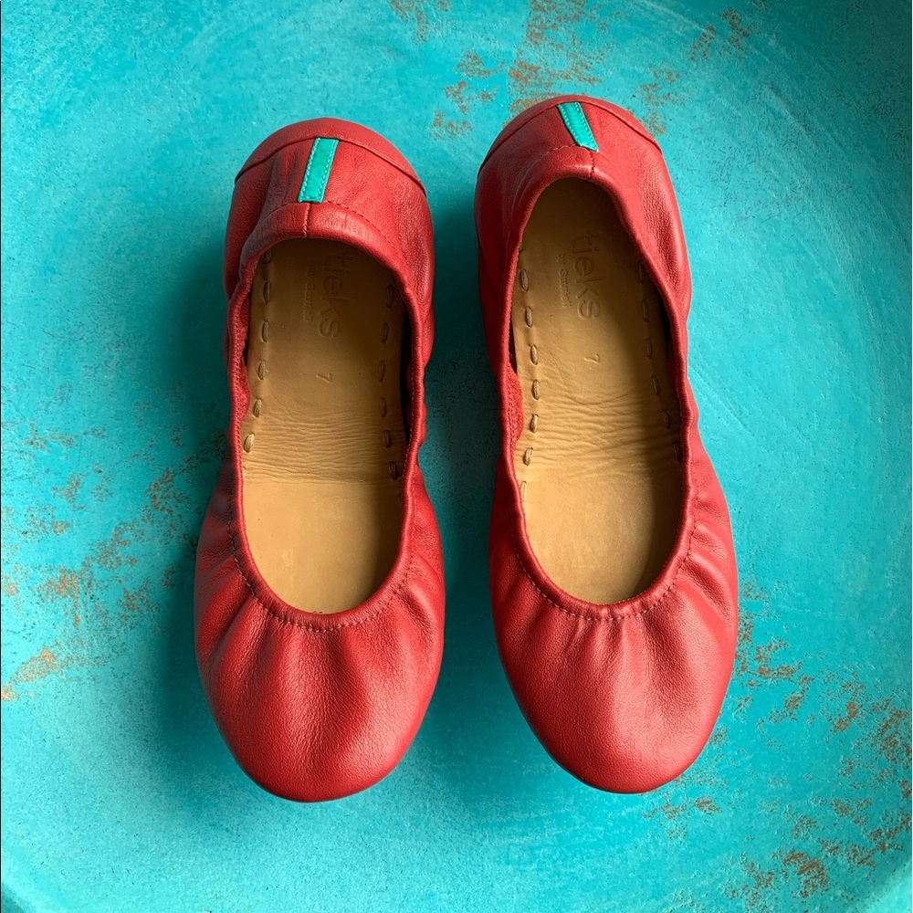 Tieks Cardinal Red GUC SZ 7